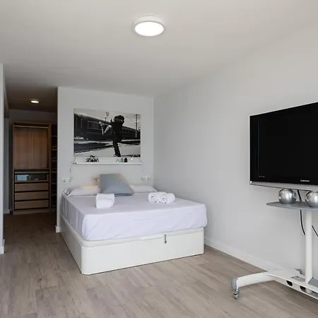 100% Seaview, 2 Minutes To The And Parking