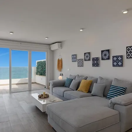 Apartment 100% Seaview, 2 Minutes To The And Parking *