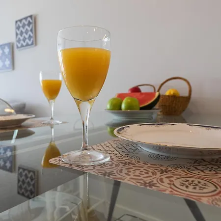 100% Seaview, 2 Minutes To The And Parking Apartment *