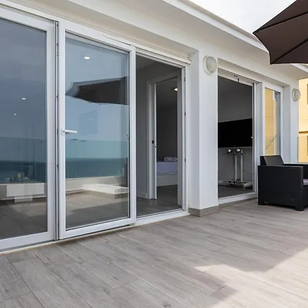 100% Seaview, 2 Minutes To The And Parking *