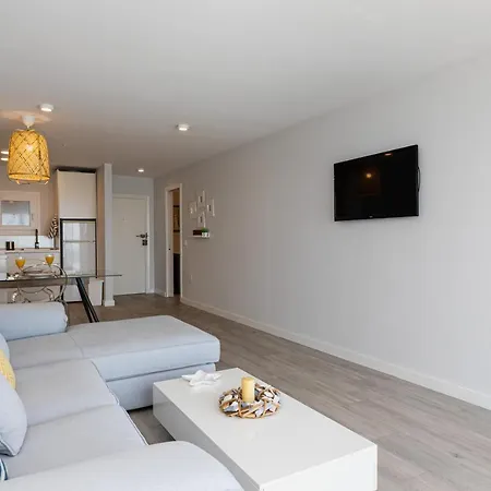 100% Seaview, 2 Minutes To The And Parking Apartament